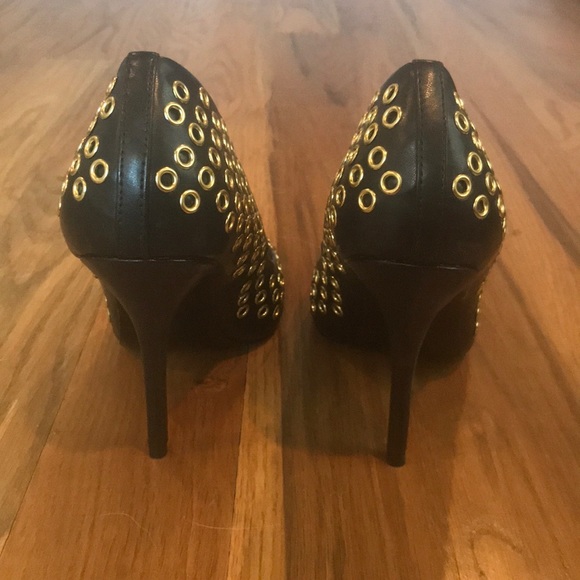 NEW! Gold and Black shoes - Picture 5 of 6